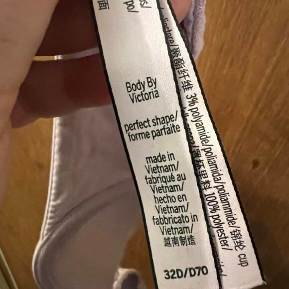 Size 32D - Victoria's Secret - Pale Pink Lace Covered Perfect Shape Bra - Picture 5 of 6